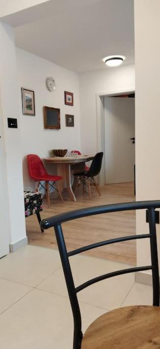 Cute Apartment Marla Art Close To Center Пула Екстериор снимка